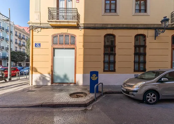 Premium By The Turia River 3 *